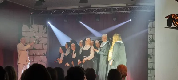 Nonnen im Scheinwerferlicht
